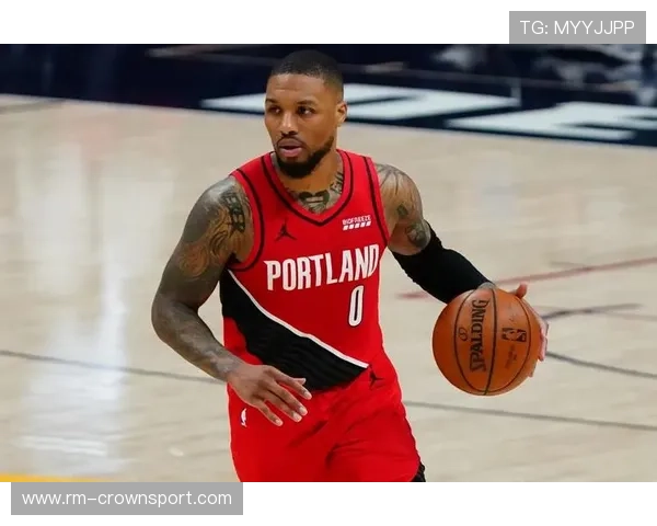 利拉德休赛期天天喝蛋白粉当水，结果夏天胖了十斤？