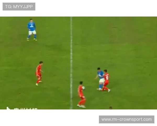 受伤倒地中断算犯规吗？足球规则如何判定比赛暂停标准