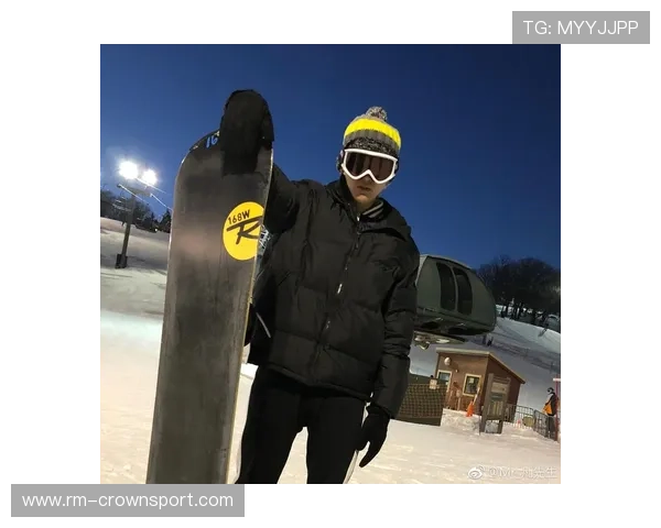 吴向东穿睡衣开豪车，这日常画面简直电影偶像吧！