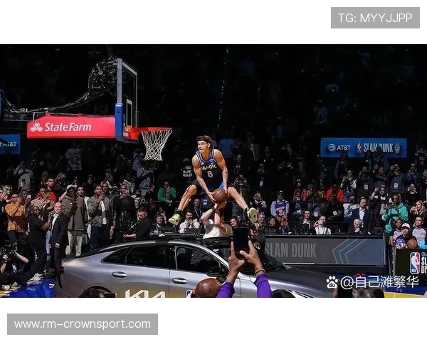 文班亚马挡拆吸引包夹，盖帽压过约基奇