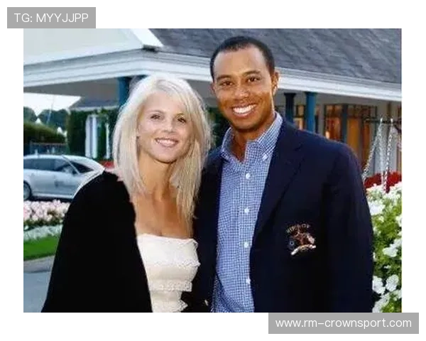 泰格伍兹打完球直接回豪宅，连脱个鞋都像在走红毯？