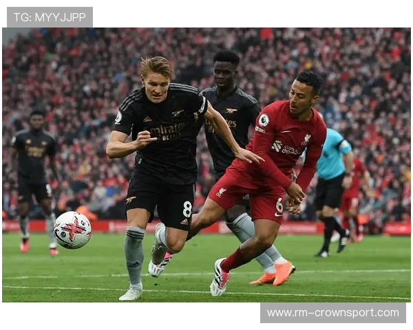 祖布门迪与赖斯：控场型与覆盖型后腰战术角色对比解析