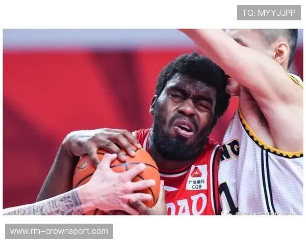 约翰逊突破创造机会提升球队关键回合效率